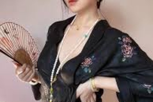 绯闻女王林熙蕾的反击：49岁凭《繁花》翻红婚姻事业皆赢家